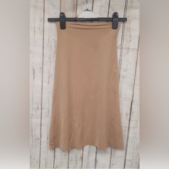 Assets by Sara Blakely Fantastic Firmers Slip Skirt. Nude 🆕 - Picture 2 of 4